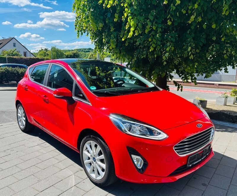 Racerot Gebraucht 2019 Ford Fiesta Titanium Kleinwagen | 12.900 € (Fairer Preis) - Bild 1/4