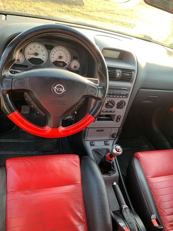 Gebraucht Opel Astra Cabriolet 147 PS (108 kW) 2002 Schwarz Cabrio