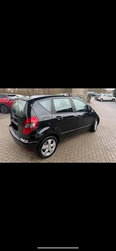 Gebraucht Mercedes A160 Avantgarde 95 PS (69 kW) 2011 Schwarz Limousine