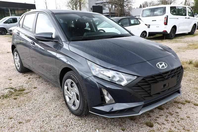 Neu Hyundai i20 Select 90 PS (66 kW) 2026 Grau metallic Kleinwagen