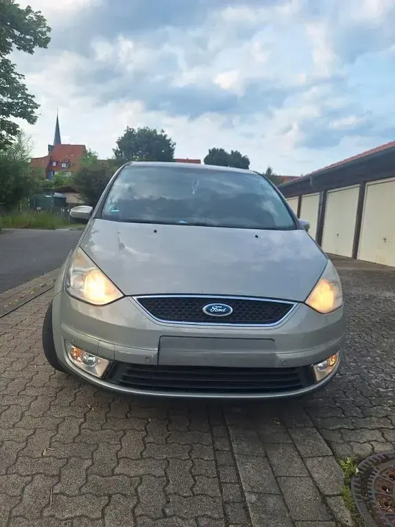 Gebraucht Ford Galaxy 116 PS (85 kW) 2009 Gold Van / Kleinbus