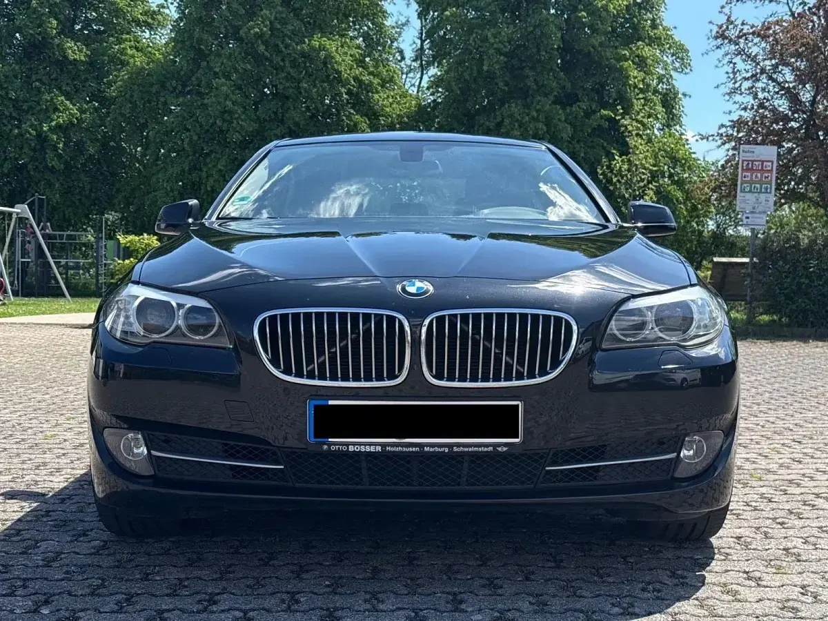 Gebraucht BMW 530 Sport Line 272 PS (200 kW) 2012 Schwarz Limousine