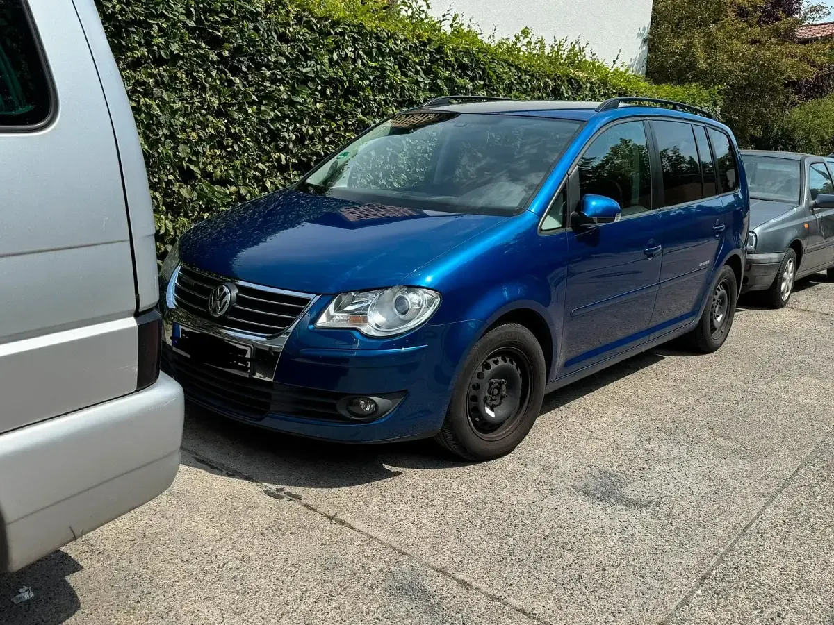 Gebraucht VW Touran 105 PS (77 kW) 2009 Blau Van / Kleinbus