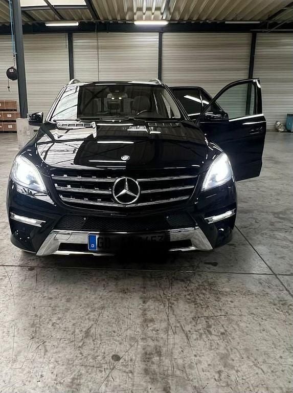 Gebraucht Mercedes ML350 258 PS (189 kW) 2013 Schwarz SUV