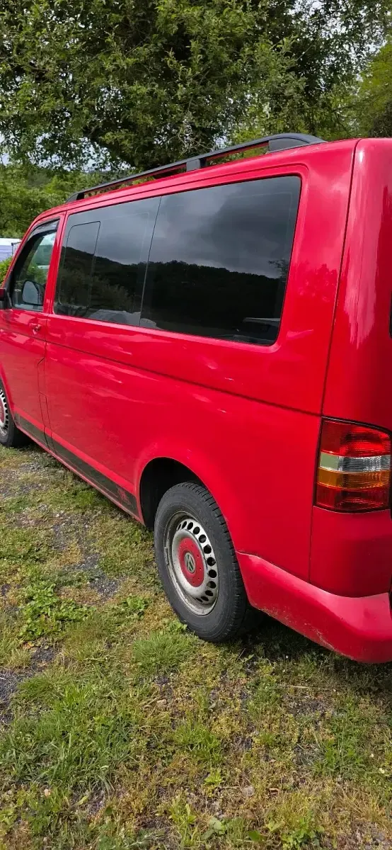 Gebraucht VW T5 131 PS (96 kW) 2009 Rot Van