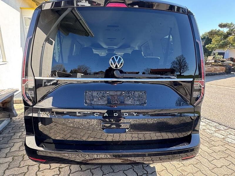 Gebraucht VW Caddy Maxi Style 122 PS (89 kW) 2022 Schwarz Van / Kleinbus