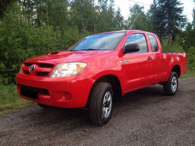 Rot metallic Gebraucht 2008 Toyota HiLux Sol Abholung | 12.800 € (Fairer Preis) - Bild 1/4