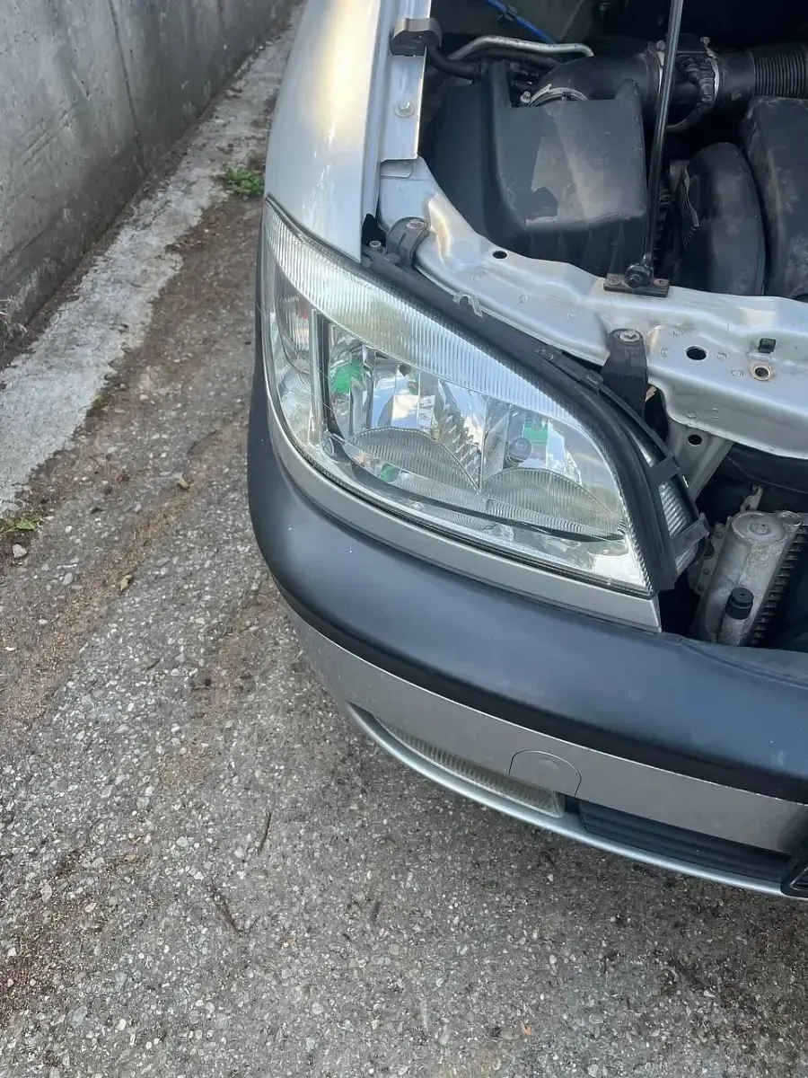Gebraucht Opel Zafira 125 PS (91 kW) 2001 Silber Van / Kleinbus