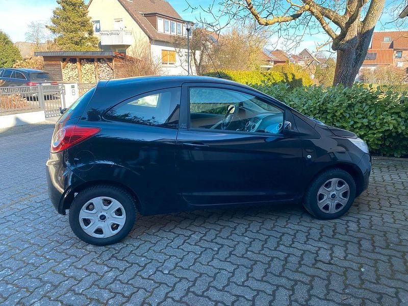 Gebraucht Ford Ka Trend 69 PS (50 kW) 2011 Schwarz Kleinwagen