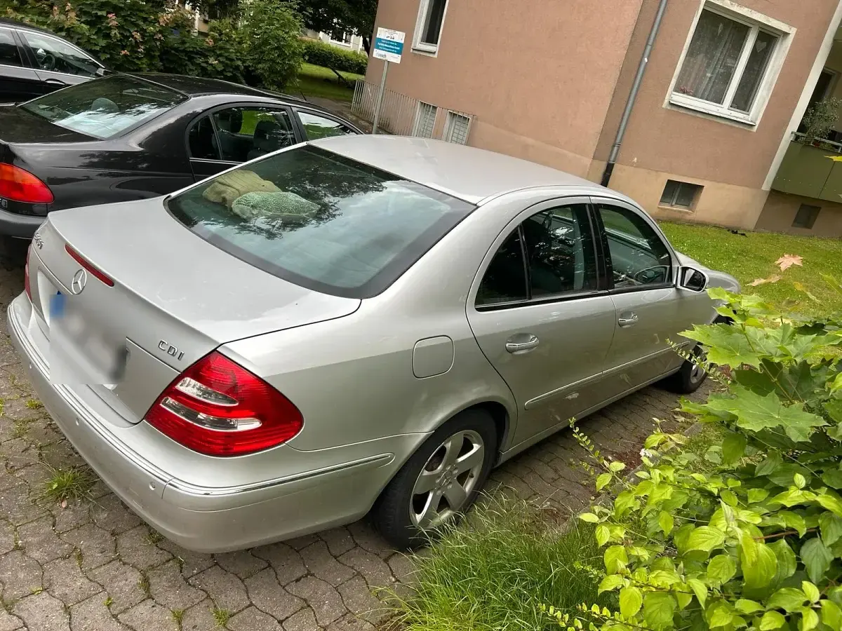 Gebraucht Mercedes E280 177 PS (130 kW) 2004 Silber Limousine