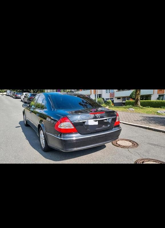Schwarz Gebraucht 2007 Mercedes E280 Limousine | 4.700 € (Guter Preis) - Bild 1/4