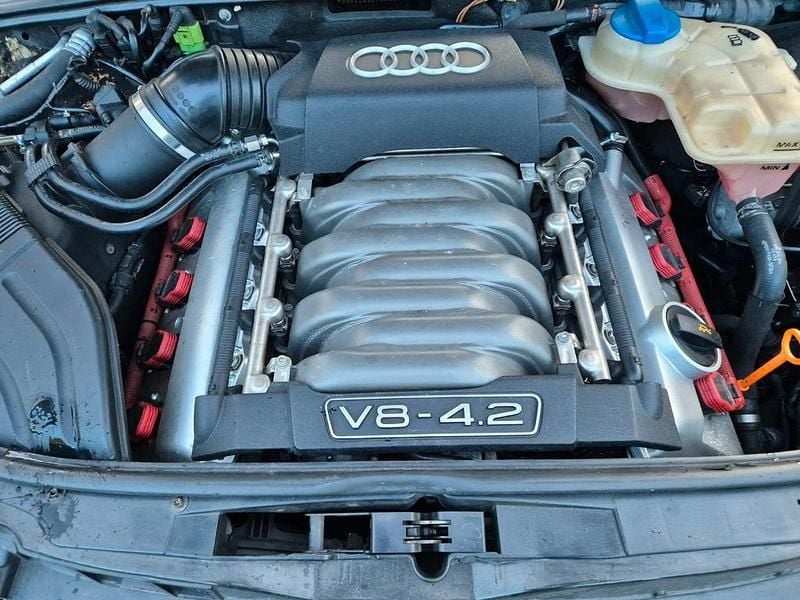 Schwarz Gebraucht 2004 Audi S4 Sport Kombi | 8.999 € (Fairer Preis) - Bild 1/4