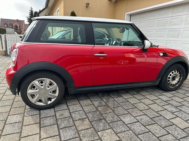 Gebraucht Mini Cooper 122 PS (89 kW) 2010 Rot Kleinwagen