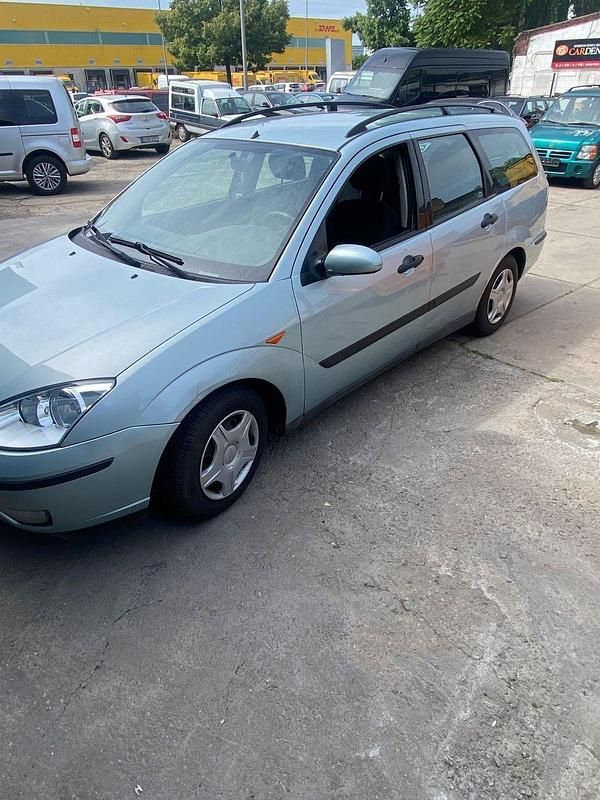 Grau Gebraucht 2003 Ford Focus Ghia Kombi | 1.000 € (Superpreis) - Bild 1/4