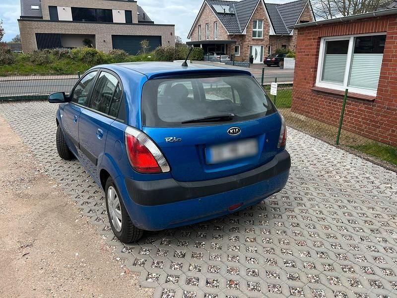 Second-hand Kia Rio 97 CP (71 kW) 2007 Albastru Hatchback