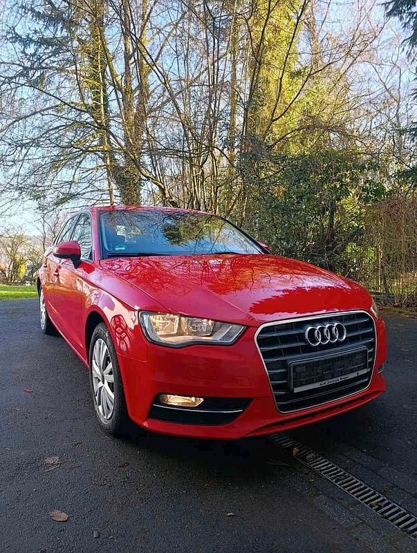 Gebraucht Audi A3 122 PS (89 kW) 2013 Rot Limousine