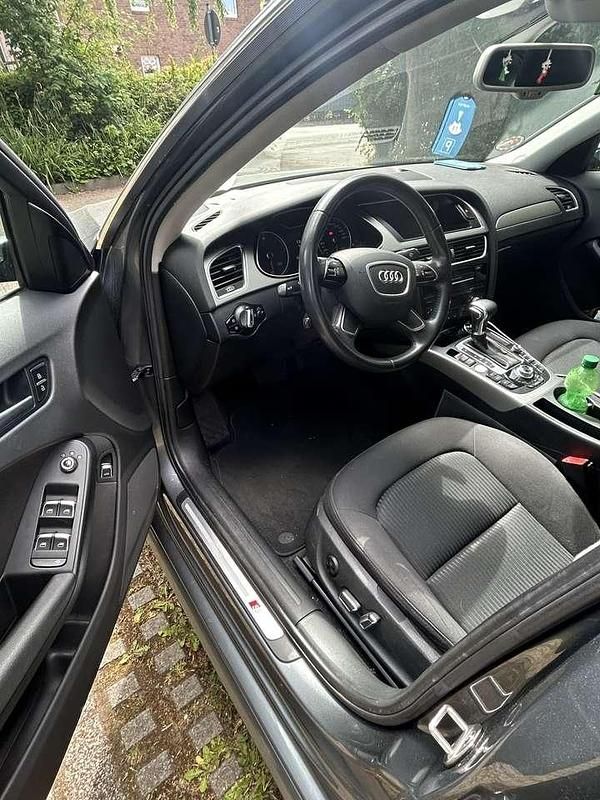 Gebraucht Audi A4 S-Line 150 PS (110 kW) 2014 Grau Limousine