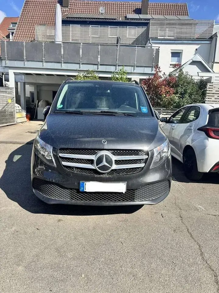Gebraucht Mercedes V220 163 PS (119 kW) 2024 Van / Kleinbus