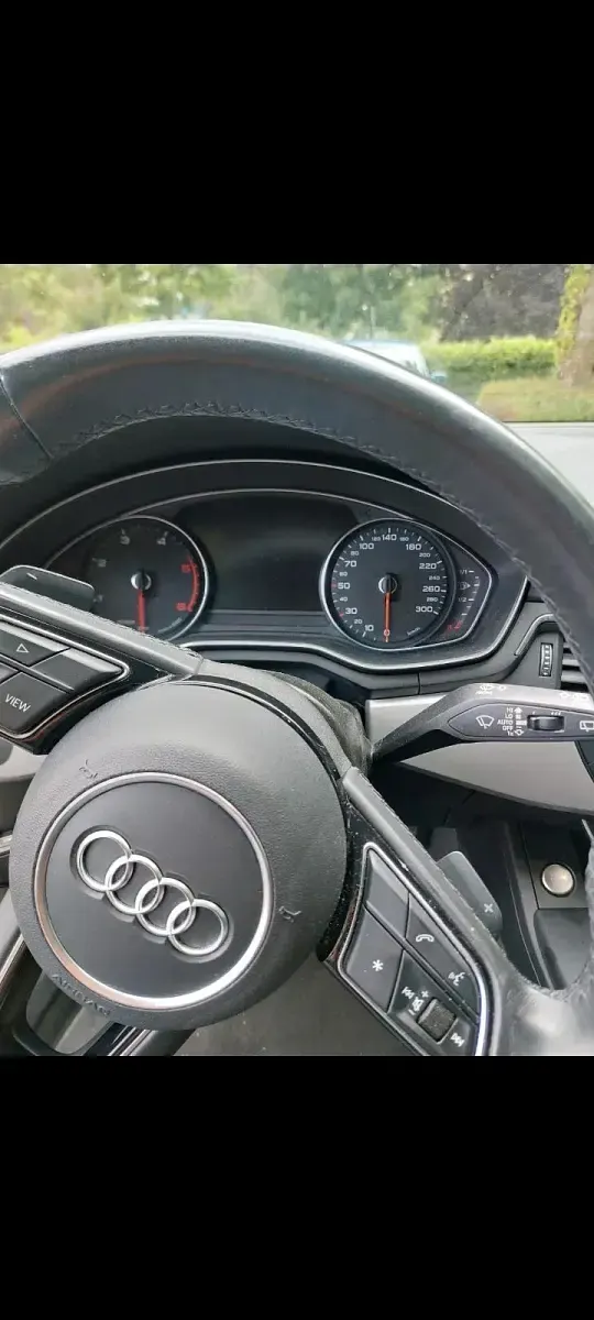 Gebraucht Audi A4 163 PS (119 kW) 2022 Schwarz Kombi