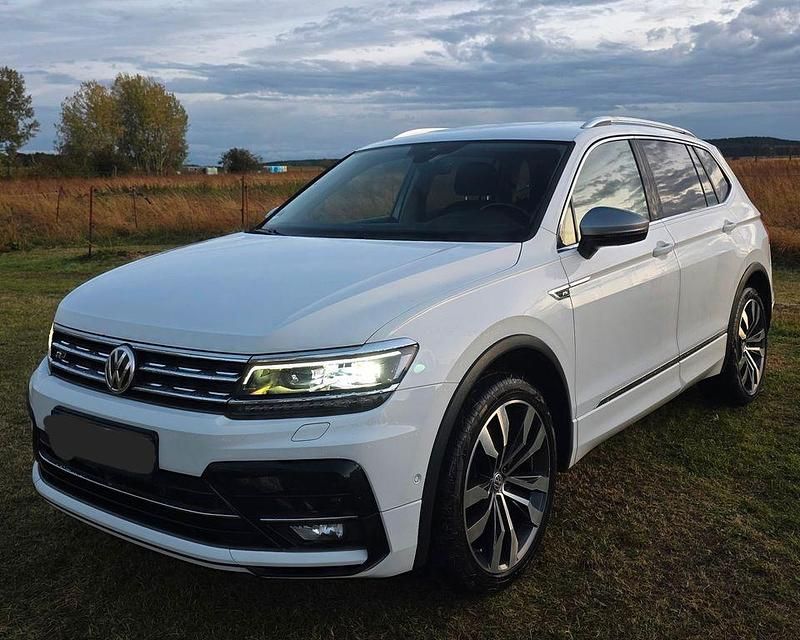 Weiß Gebraucht 2019 VW Tiguan Allspace R-line SUV | 29.950 € (Etwas zu teuer) - Bild 1/4