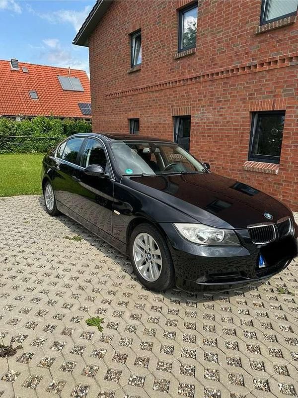 Schwarz Gebraucht 2006 BMW 318 Limousine | 5.000 € (Etwas zu teuer) - Bild 1/4