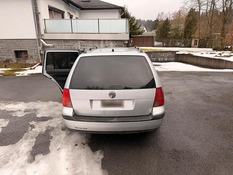 Gebraucht VW Golf IV 100 PS (73 kW) 2004 Silber Kombi