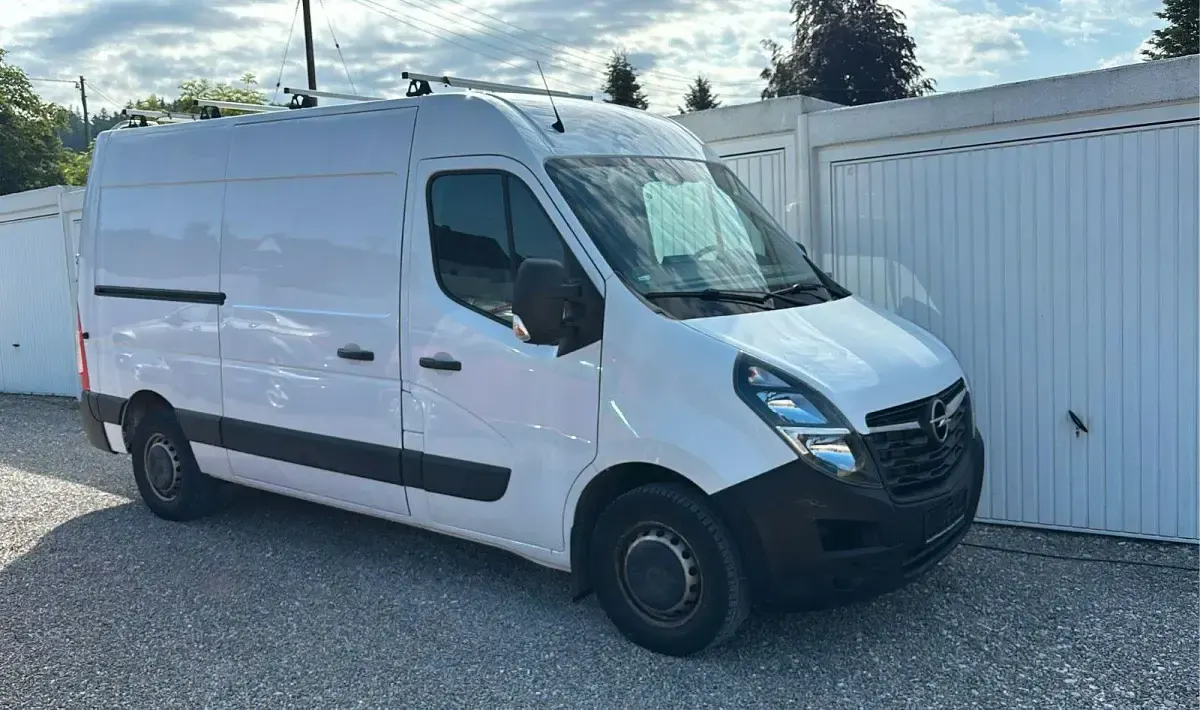 Używany Opel Movano 150 KM (110 kW) 2021 Biały Van