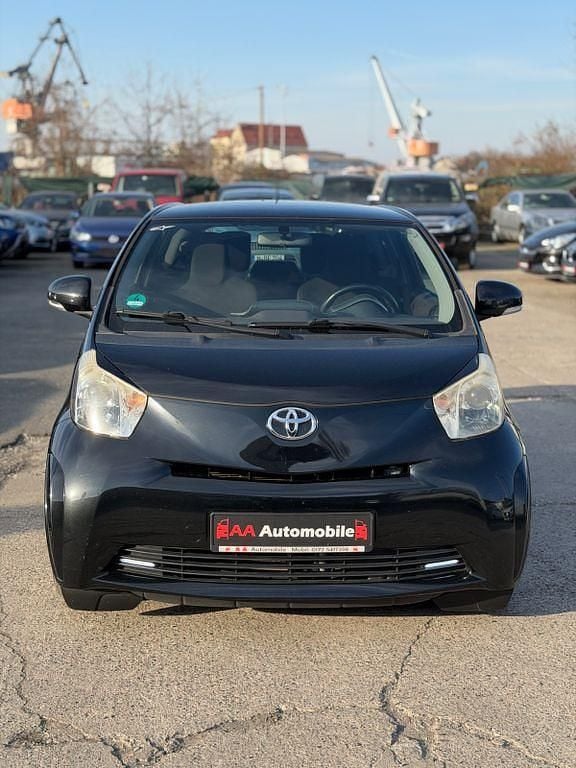 Gebraucht Toyota iQ Basis 68 PS (50 kW) 2009 Schwarz Kleinwagen