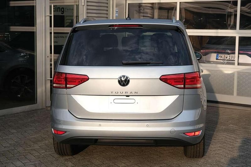 Neu VW Touran Edition 150 PS (110 kW) 2025 Oyster silber metallic Van / Kleinbus