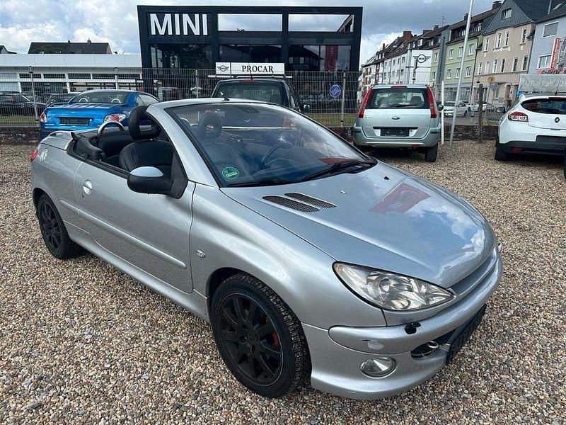 Silber Gebraucht 2004 Peugeot 206 CC Platinum Cabrio | 2.750 € (Fairer Preis) - Bild 1/4