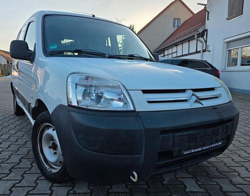 Weiß Gebraucht 2005 Citroën Berlingo Van / Kleinbus | 1.999 € (Guter Preis) - Bild 1/4