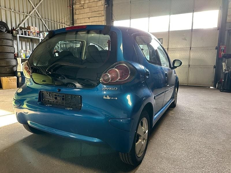 Gebraucht Toyota Aygo 68 PS (50 kW) 2009 Blau Kleinwagen