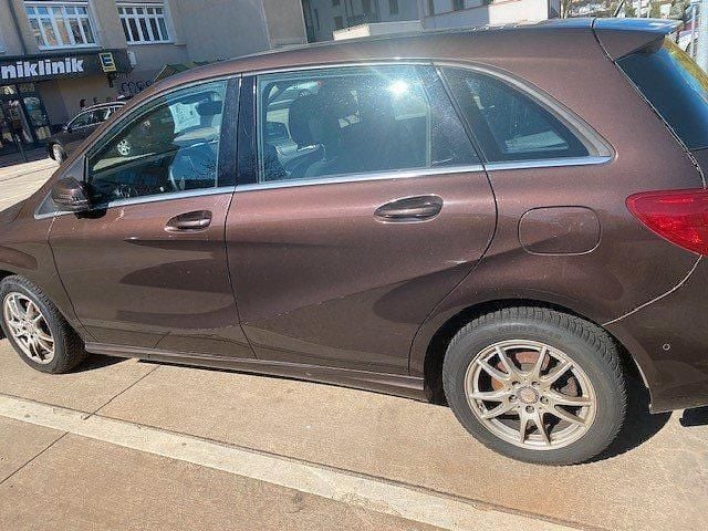 Usata Mercedes B180 2017 Marrone Monovolume