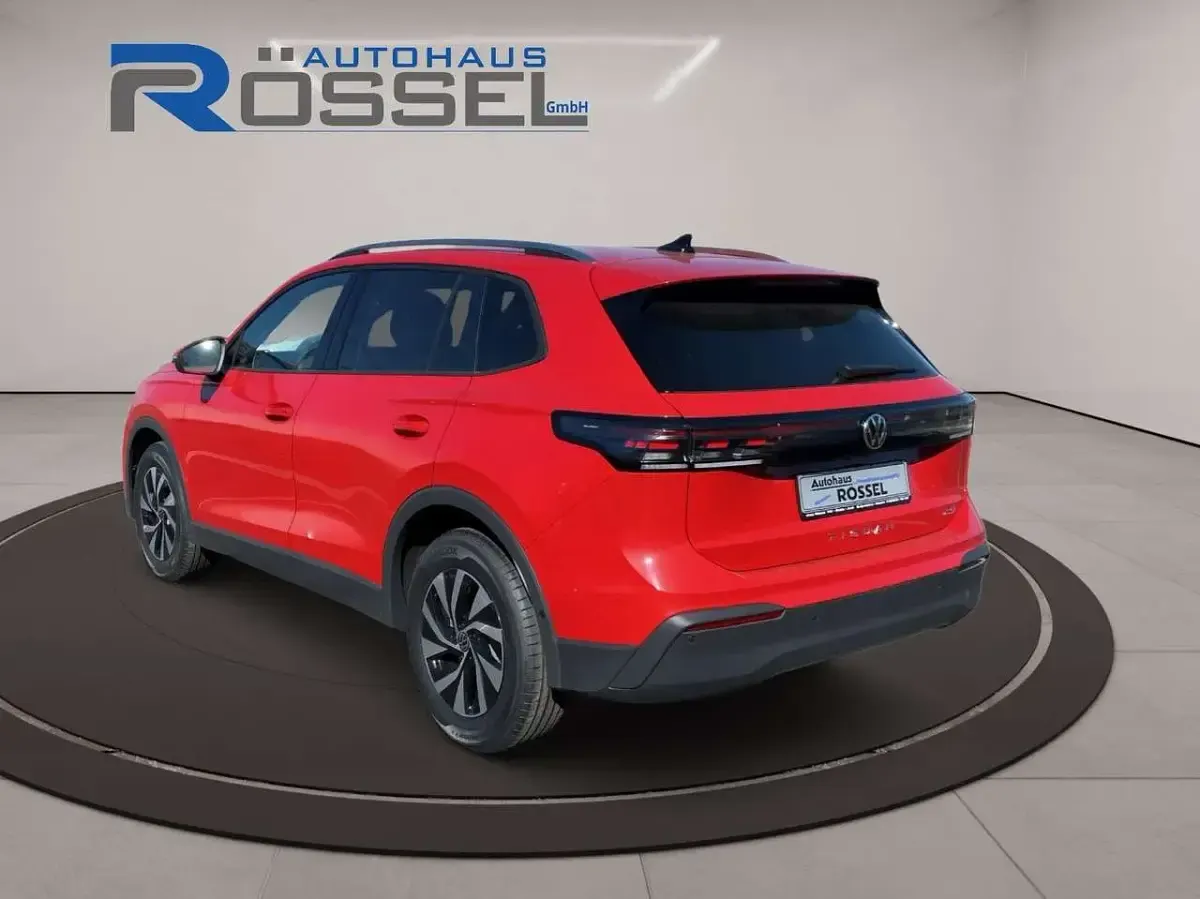 Neu VW Tiguan 150 PS (110 kW) 2026 Persimmon red SUV