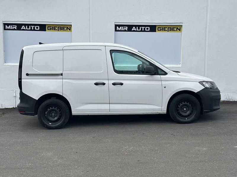 Gebraucht VW Caddy Basis 75 PS (55 kW) 2022 Weiß Van / Kleinbus