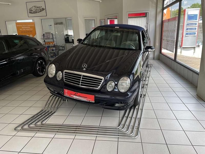 Gebraucht Mercedes CLK200 Elegance 163 PS (119 kW) 2001 Blau Cabrio