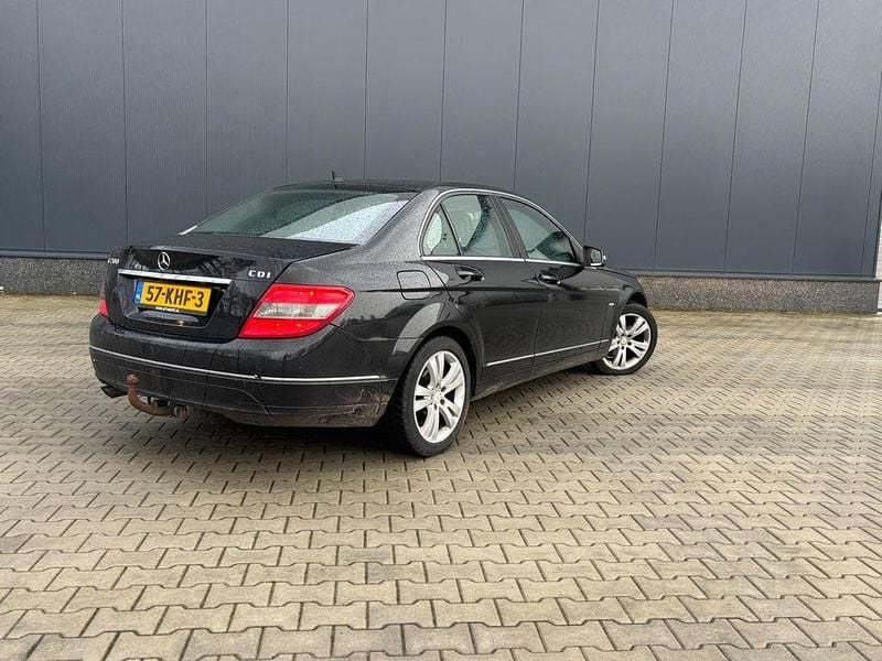 Gebraucht Mercedes C200 Avantgarde 136 PS (100 kW) 2009 Schwarz Limousine