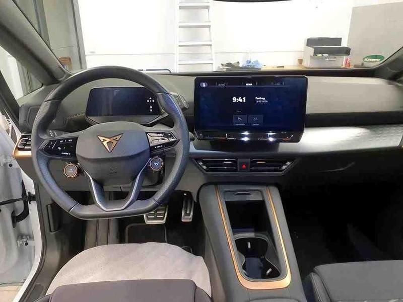 Gebraucht Cupra Born 169 kW (231 PS) 2023 Eisweiß Kleinwagen