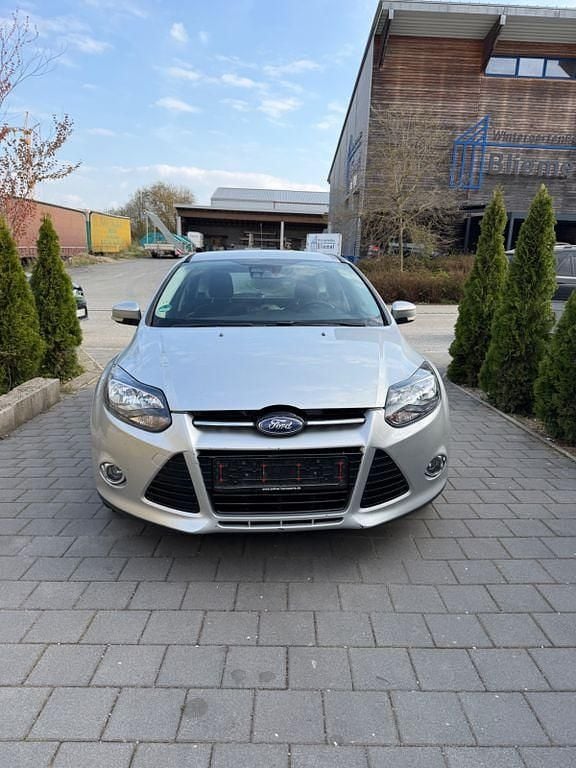 Gebraucht Ford Focus Titanium 95 PS (69 kW) 2012 Silber Limousine