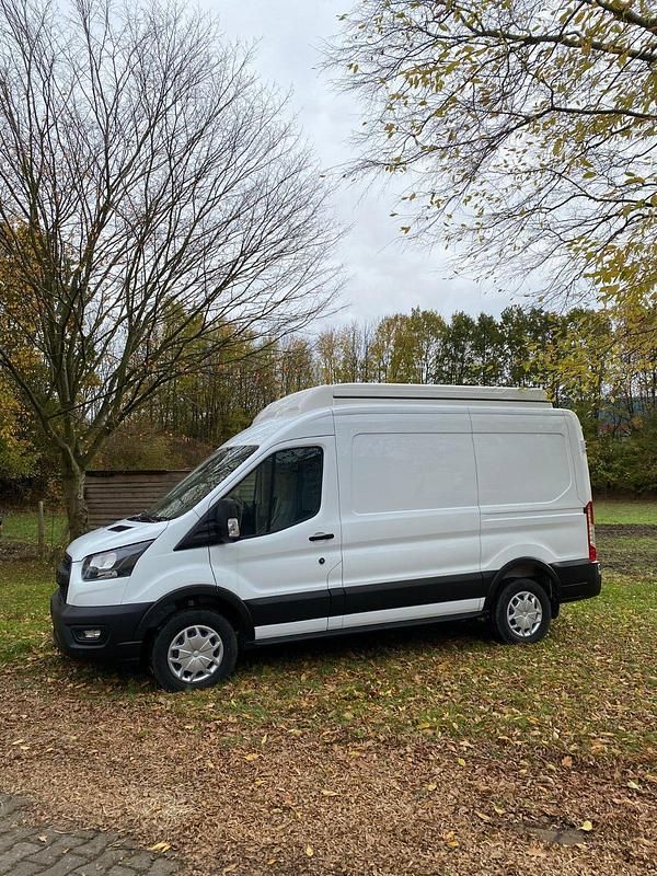 Gebraucht Ford Transit 131 PS (96 kW) 2022 Weiß Van / Kleinbus