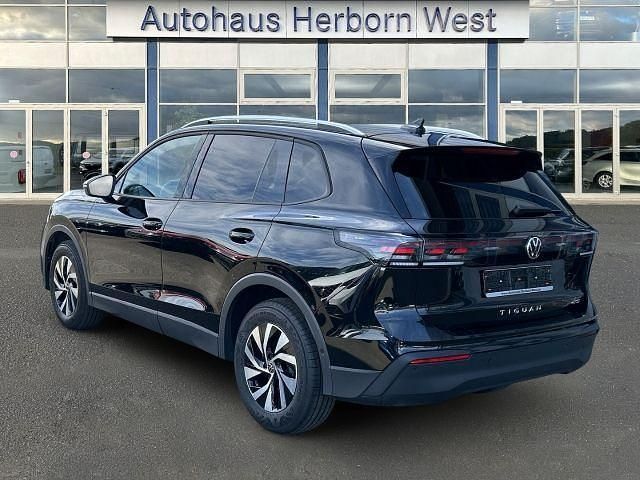 Gebraucht VW Tiguan Life 150 PS (110 kW) 2025 Schwarz SUV
