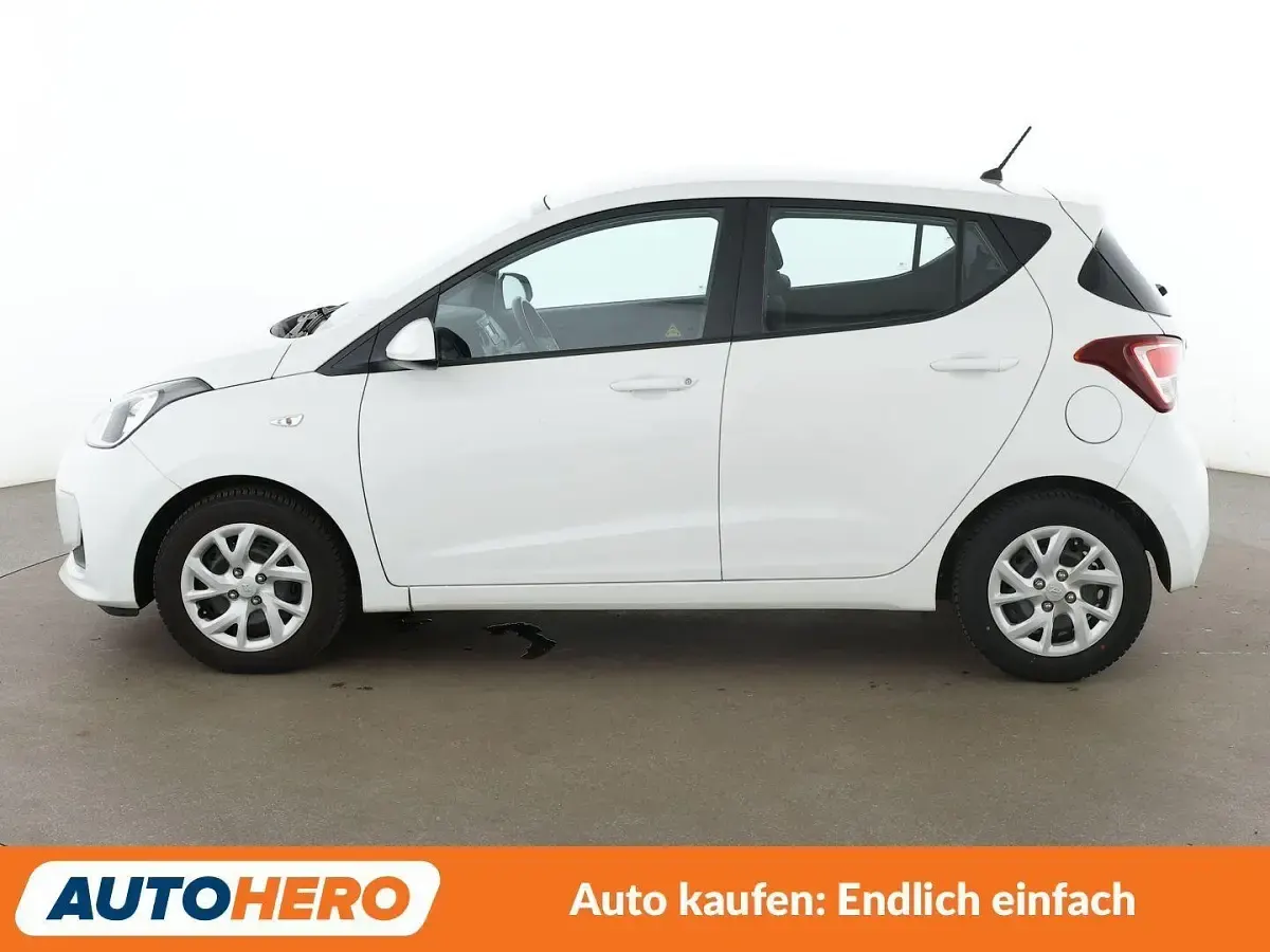 Gebraucht Hyundai i10 Trend 67 PS (49 kW) 2018 Weiß Kleinwagen