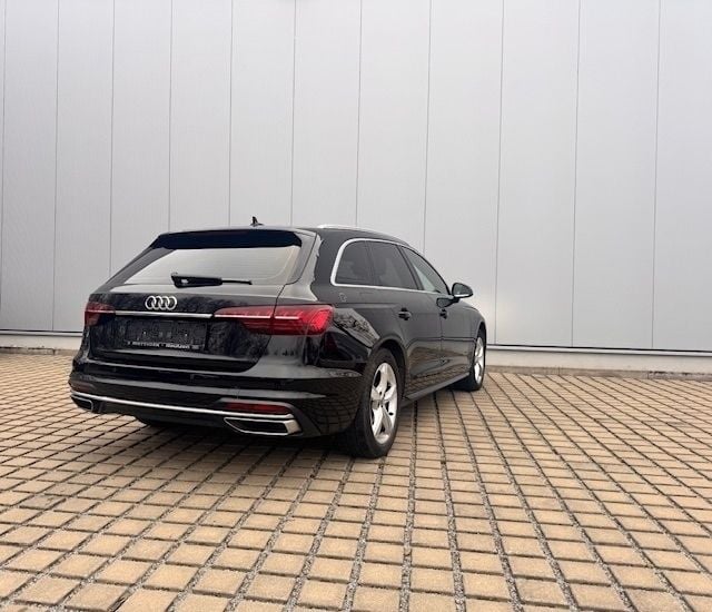 Gebraucht Audi A4 Advanced 190 PS (139 kW) 2020 Schwarz (mythosschwarz metallic) Kombi