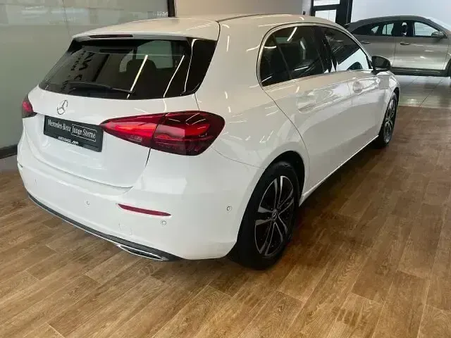 Gebraucht Mercedes A200 Progressive 163 PS (119 kW) 2024 Weiß Limousine