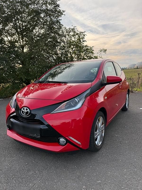 Gebraucht 2015 Toyota Aygo Kleinwagen | 5.950 € (Guter Preis) - Bild 1/4