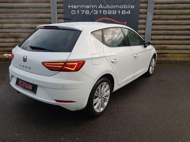 Gebraucht Seat Leon XCELLENCE 150 PS (110 kW) 2020 Weiß Limousine