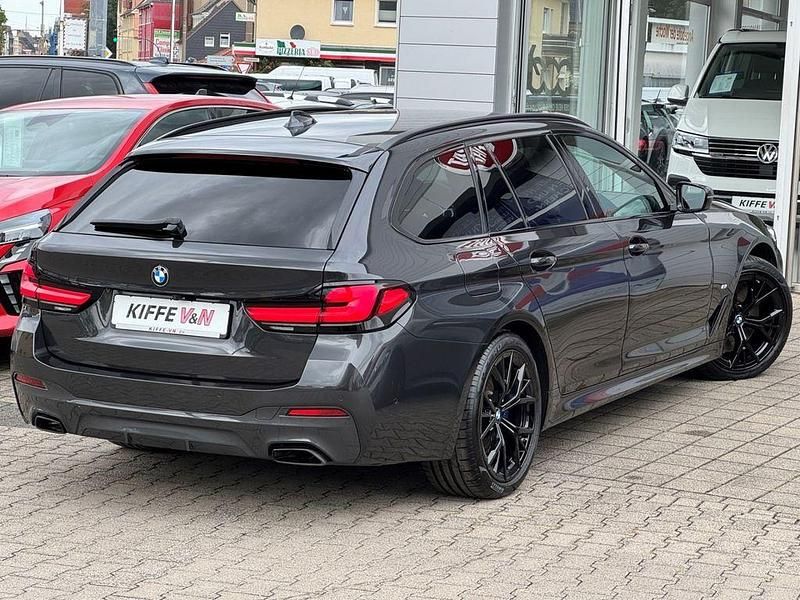 Gebraucht BMW 540 M Sport 340 PS (250 kW) 2022 Sophistograu brillanteffekt me Kombi
