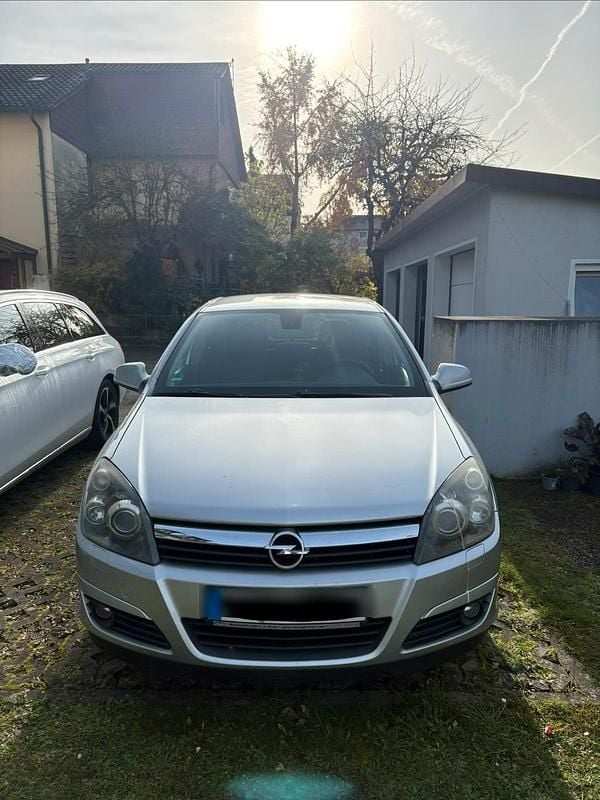 Grau Gebraucht 2004 Opel Astra Limousine | 650 € (Superpreis) - Bild 1/4