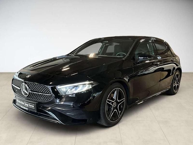 Unilack nachtschwarz Gebraucht 2024 Mercedes A200 Night Limousine | 29.330 € (Fairer Preis) - Bild 1/4