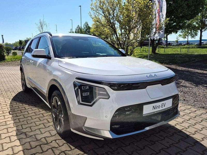 Gebraucht Kia e-Niro Inspiration 150 kW (204 PS) 2024 (swp) snow white pearl SUV